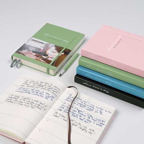 Leuchtturm1917 Agenda 2024 Pocket, 1 Woche / Seite, forest green